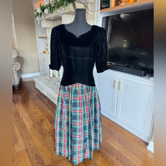Vintage Joan Leslie‎ Velvet Plaid Christmas Dress - Picture 5 of 16
